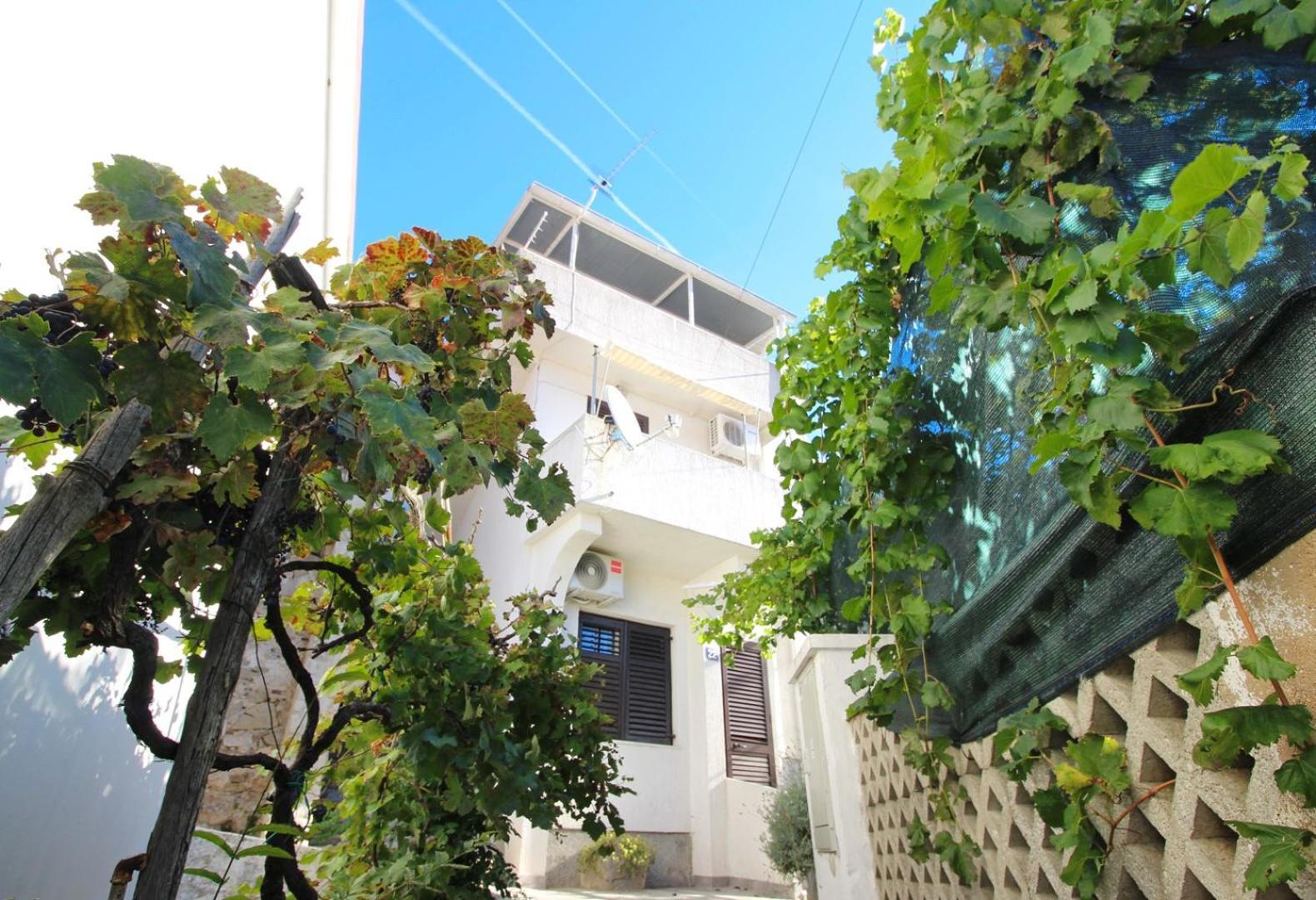Apartments Bugi Baška Екстериор снимка